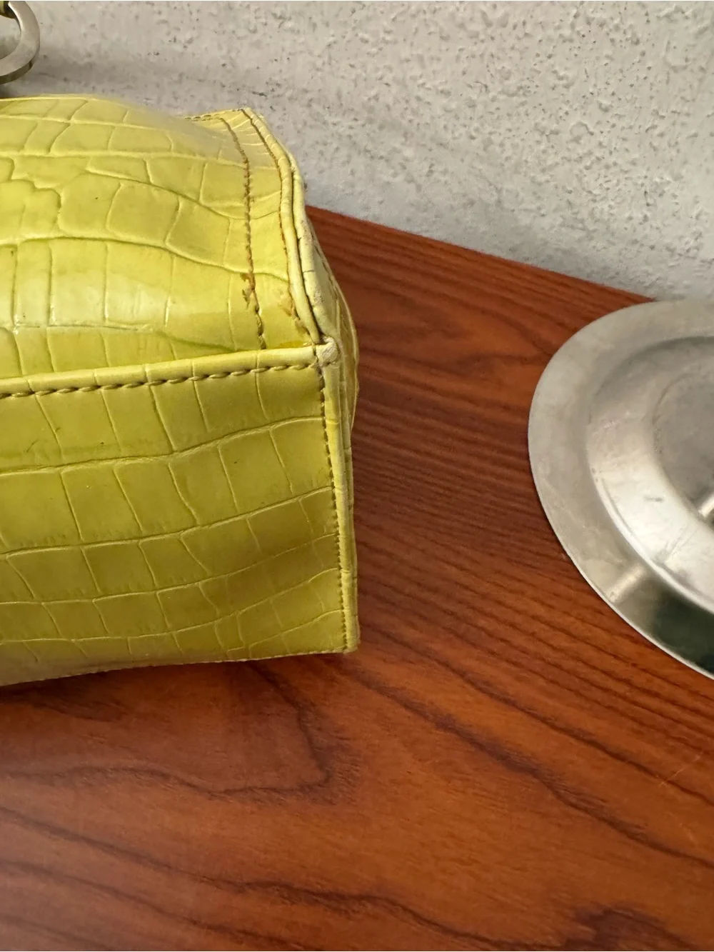 Vintage Guess Croc-Embossed Shoulder Bag in Lime